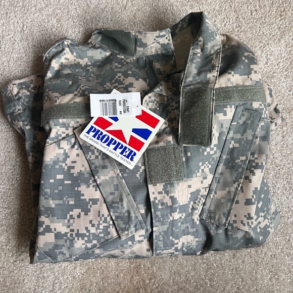United States Army Other - Brand New Army ACU Coat Size Medium Regular